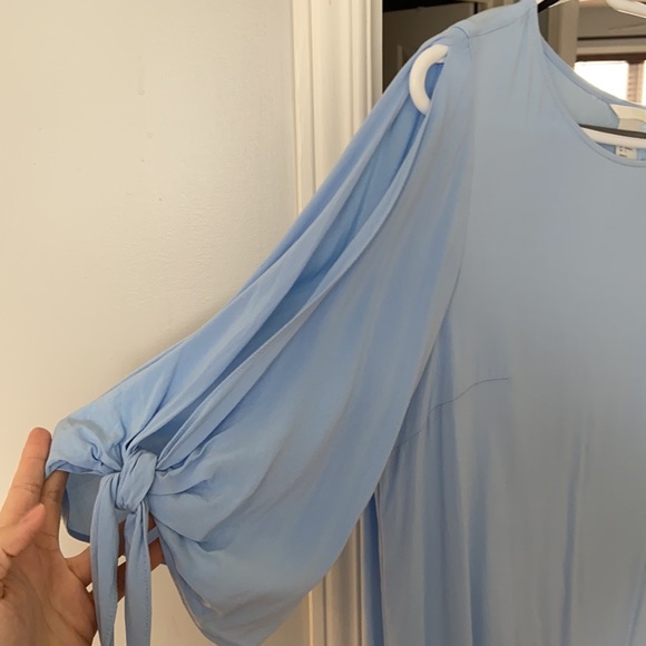 H&M lightweight Dress - Picture 2 of 3